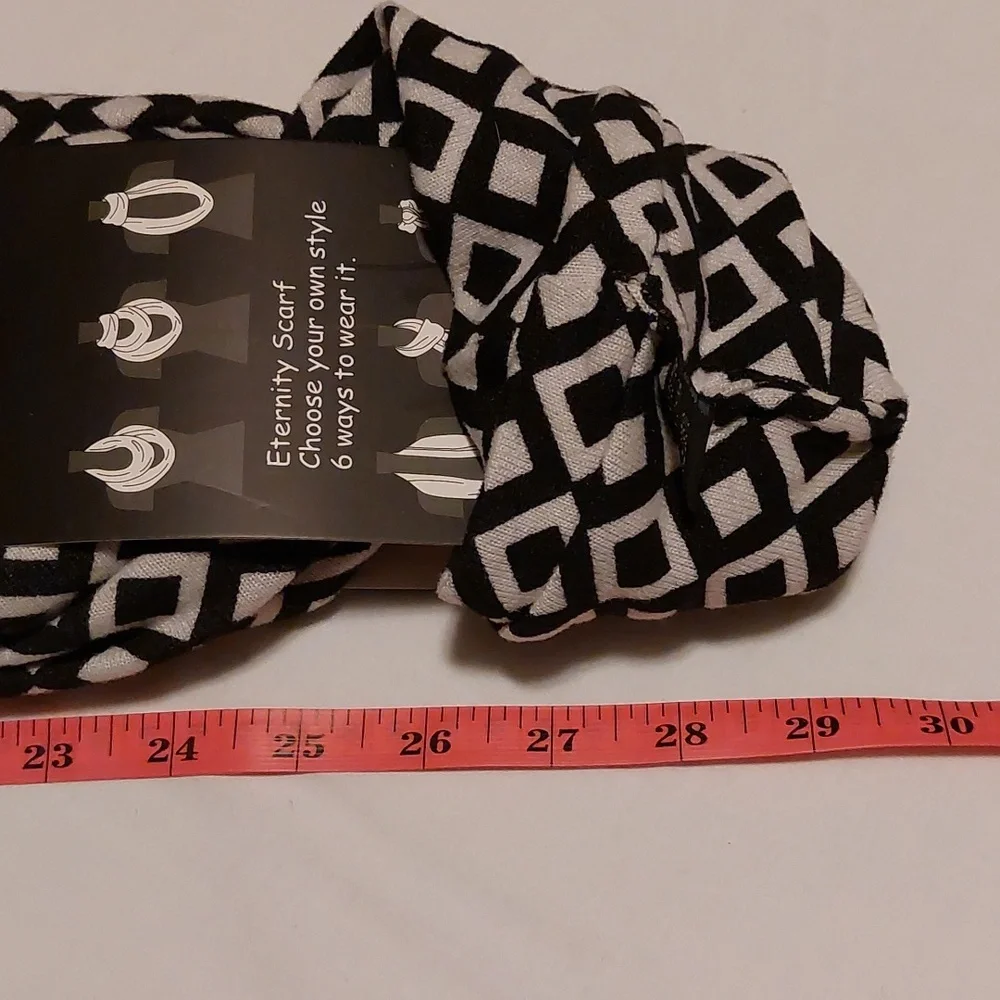 Eternity Scarf in Black and White Plaid NWT